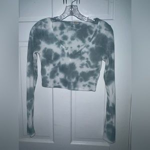 Crop long v neck tie-dye top